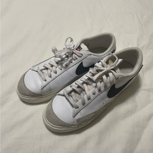 Nike Blazer Low Platform - Picture 1 of 6